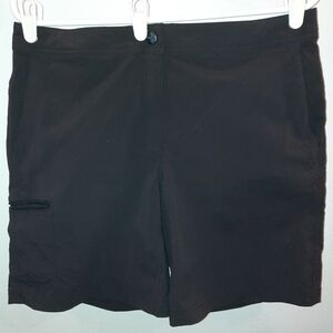 L.L. Bean Shorts Womens 12 Black Casual/Golf/Walking Polyester EUC